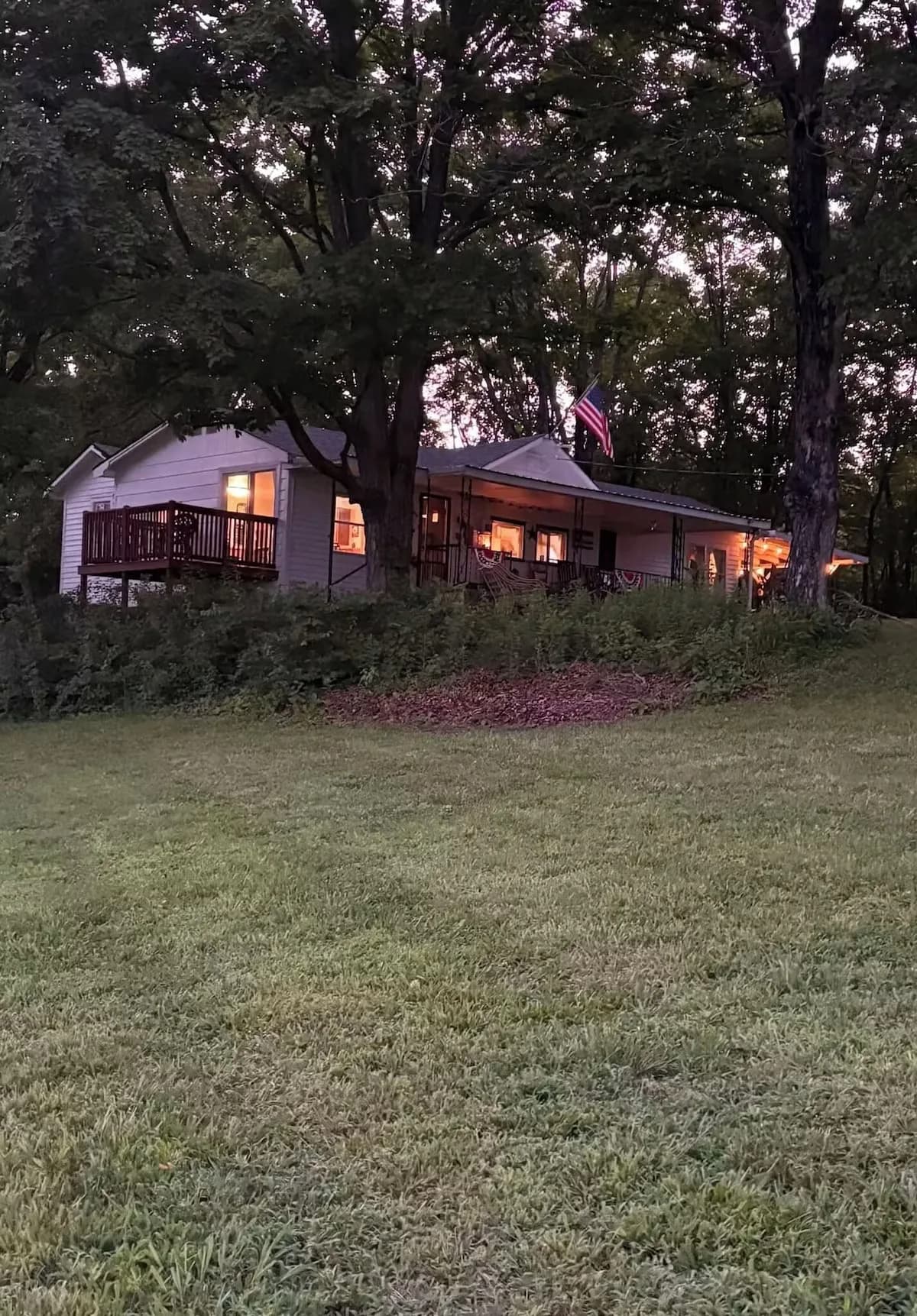 Viola’s Cottage- Peaceful, Scenic, River Access & New Reno - Photo 2